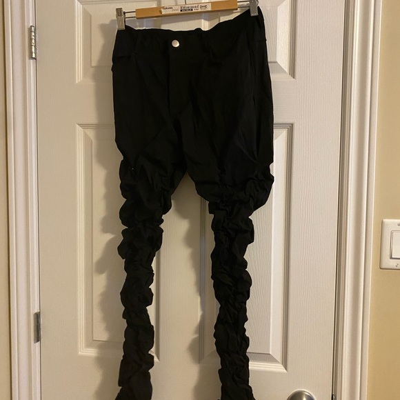 Assorted pants - Picture 2 of 10